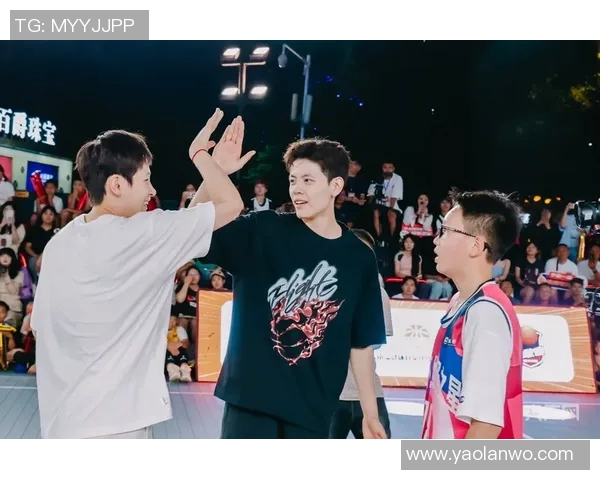杨磊专访：从青涩少年到足球明星的成长之路回顾